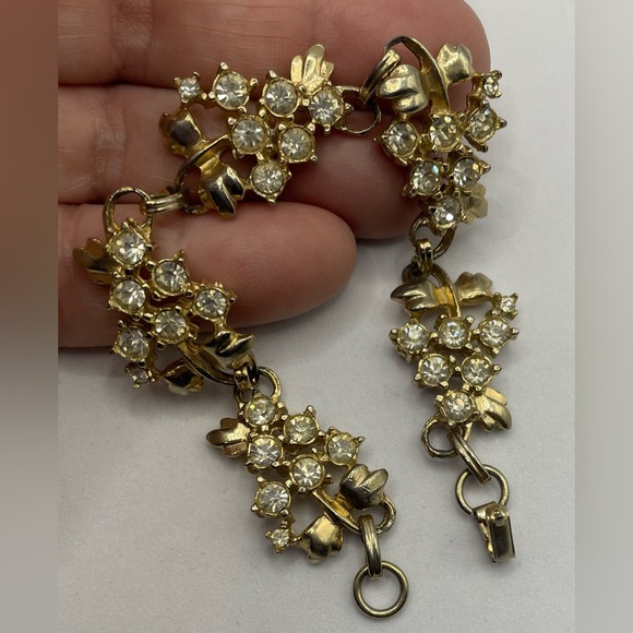 Vintage Gold Tone Linked Bracelet with Faceted Crystal Clusters - Picture 7 of 7